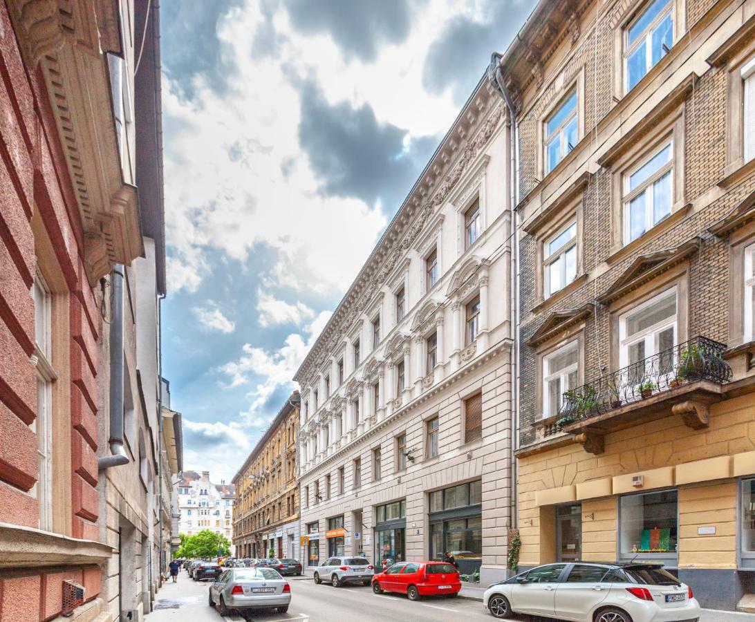 Palace Quarter Brody Apartament *